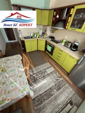 Продава 3-СТАЕН град София, Карпузица 222 000 € 434 194.26 лв.