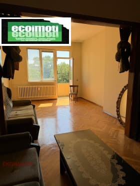 Продава 3-СТАЕН град София, Център 331 800 € 648 944.39 лв.