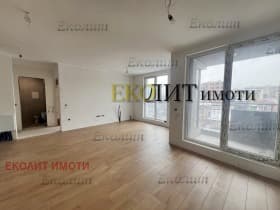 Продава МНОГОСТАЕН град София, Надежда 1 304 000 € 594 572.32 лв.