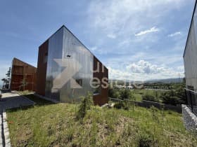 Продава КЪЩА град София, с. Бистрица 749 000 € 1 464 916.67 лв.