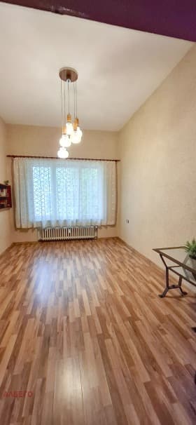Продава 2-СТАЕН град София, Център 238 000 € 465 487.54 лв.