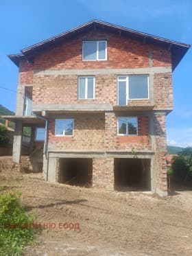 Продава КЪЩА град София, с. Лозен 777 000 € 1 519 679.91 лв.