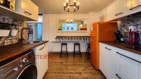 Продава 2-СТАЕН град София, Център 225 000 € 440 061.75 лв.