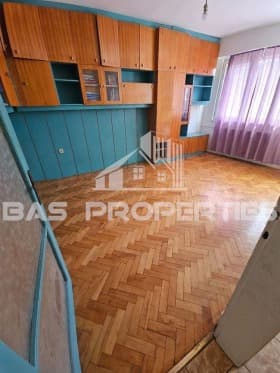 Продава 2-СТАЕН град София, Изток 248 000 € 485 045.84 лв.