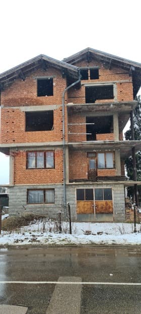 Продава КЪЩА град София, с. Чепинци 680 000 € 1 329 964.40 лв.