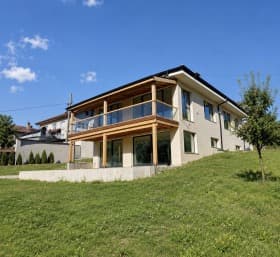 Продава КЪЩА град София, гр. Банкя 649 000 € 1 269 333.67 лв.