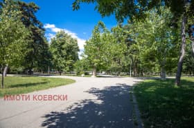 Продава 3-СТАЕН град София, Света Троица 195 000 € 381 386.85 лв.