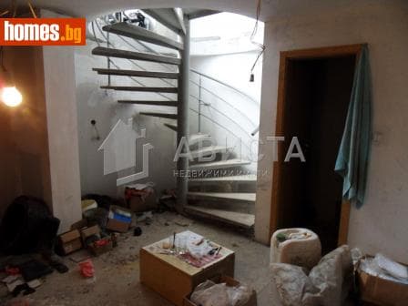 Ателие/Таван, 60m²