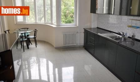 Четиристаен, 246m²