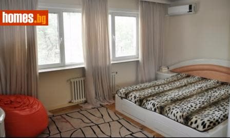Четиристаен, 246m²