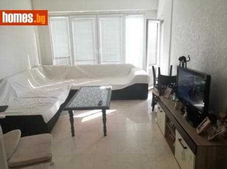 Тристаен, 79m²