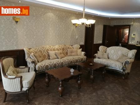 Тристаен, 173m²