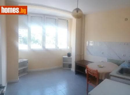 Тристаен, 91m²