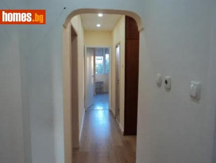 Тристаен, 91m²