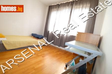 Тристаен, 88m²
