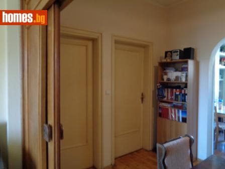 Тристаен, 120m²