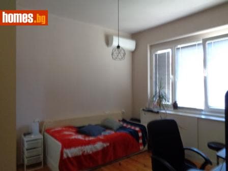 Тристаен, 120m²