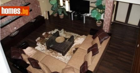 Четиристаен, 330m²