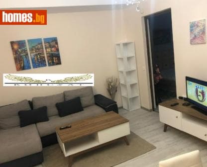 Тристаен, 90m²