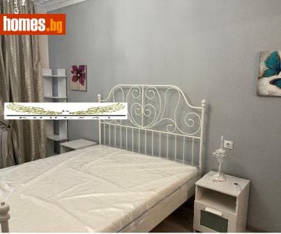 Тристаен, 90m²