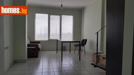 Тристаен, 105m²