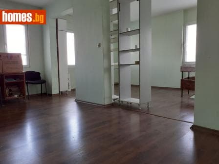 Тристаен, 105m²