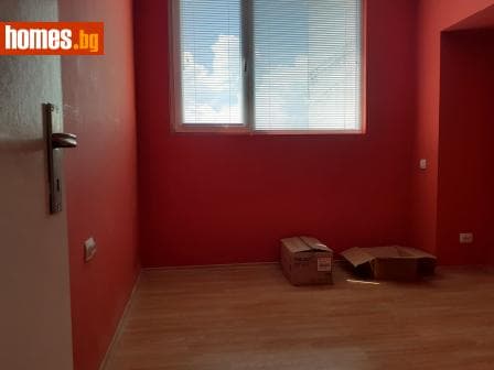 Тристаен, 105m²
