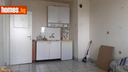 Тристаен, 105m²