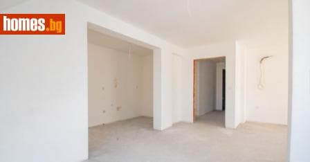Тристаен, 135m²