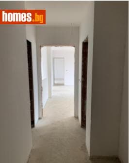 Тристаен, 160m²