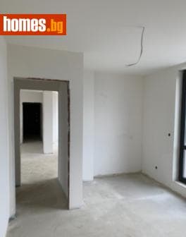 Тристаен, 160m²
