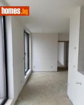 Тристаен, 160m²