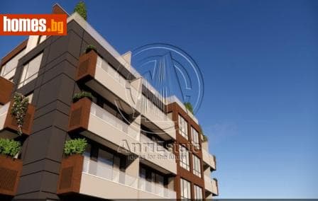 Тристаен, 107m²