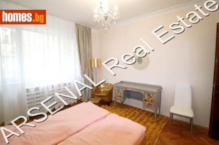 Тристаен, 95m²