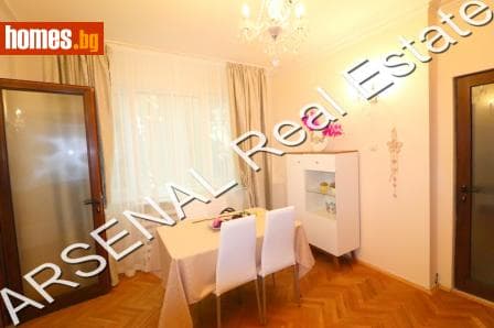 Тристаен, 95m²