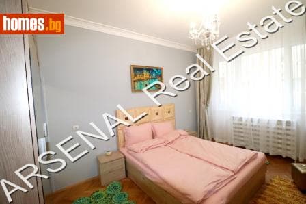 Тристаен, 95m²