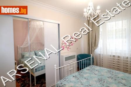Тристаен, 95m²