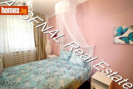 Тристаен, 95m²