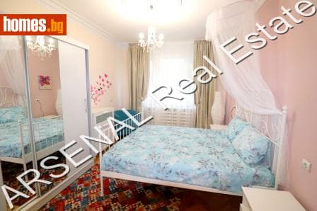 Тристаен, 95m²