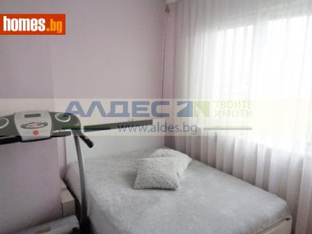 Тристаен, 68m²