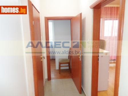 Тристаен, 68m²