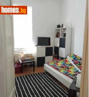 Тристаен, 90m²