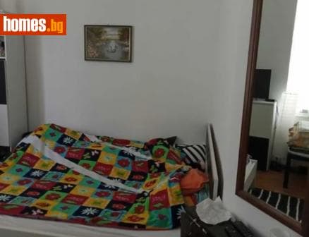 Тристаен, 90m²
