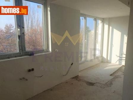 Тристаен, 100m²