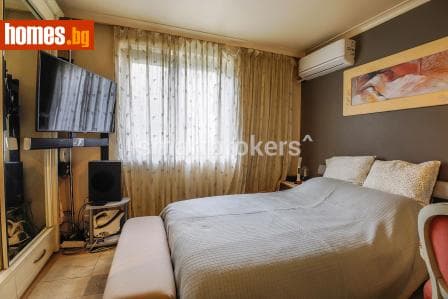 Тристаен, 95m²