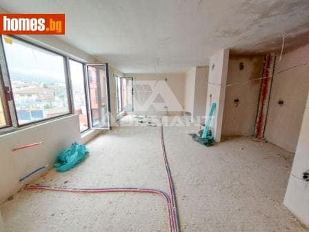 Тристаен, 125m²