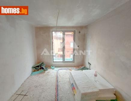 Тристаен, 125m²