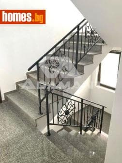 Тристаен, 125m²