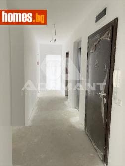 Тристаен, 125m²
