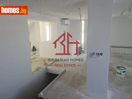 Тристаен, 180m²